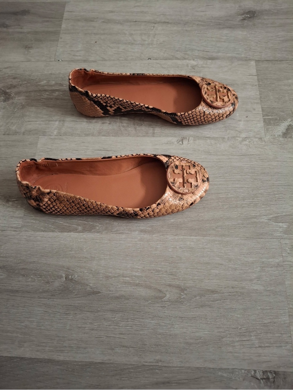Tory Burch Snake-Print Ballet Flats in Tan and Black size 6 - Picture 3 of 5